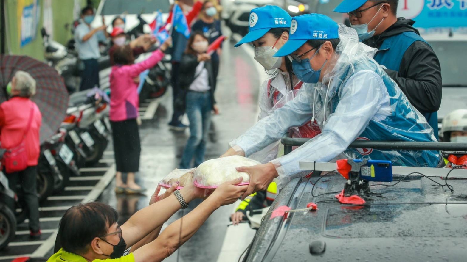 張善政大園八德車隊掃街   民眾夾道熱烈歡迎  
