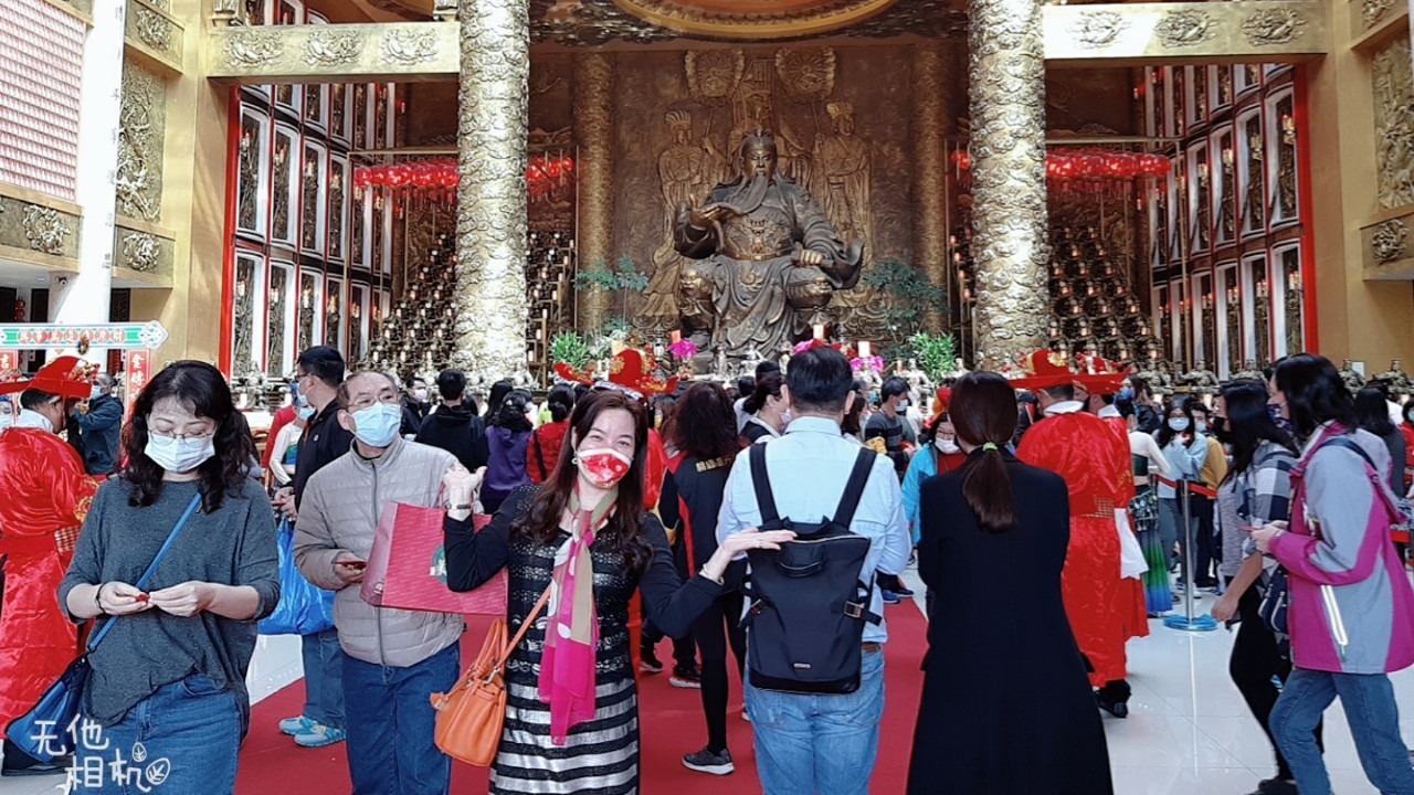 過年走春來到桃園知名威天宮，看到全東南亞最高的青銅關聖帝君相當令人震撼。