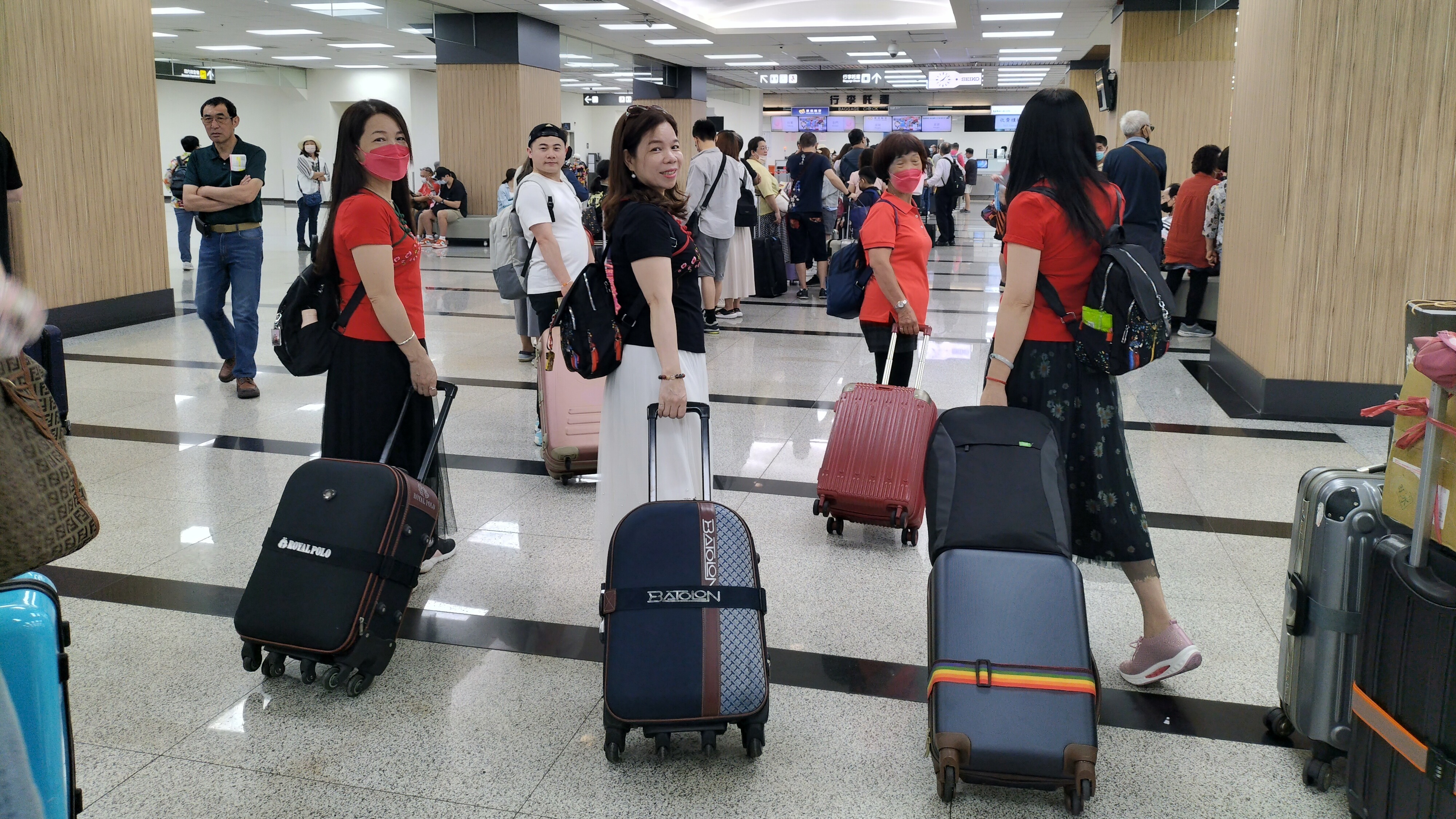 收拾行李《輕鬆愉快金廈四天三日知性之旅 》 廈門參訪創業就業資訊交流趣