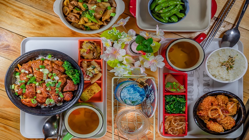  屏東美食宵夜推廌 - 上海工廠無菸餐廳 x 超多特色料理與飲品x單身友善餐廳x虎克檸檬茶新品上市 | 小菜還能免費吃到飽！