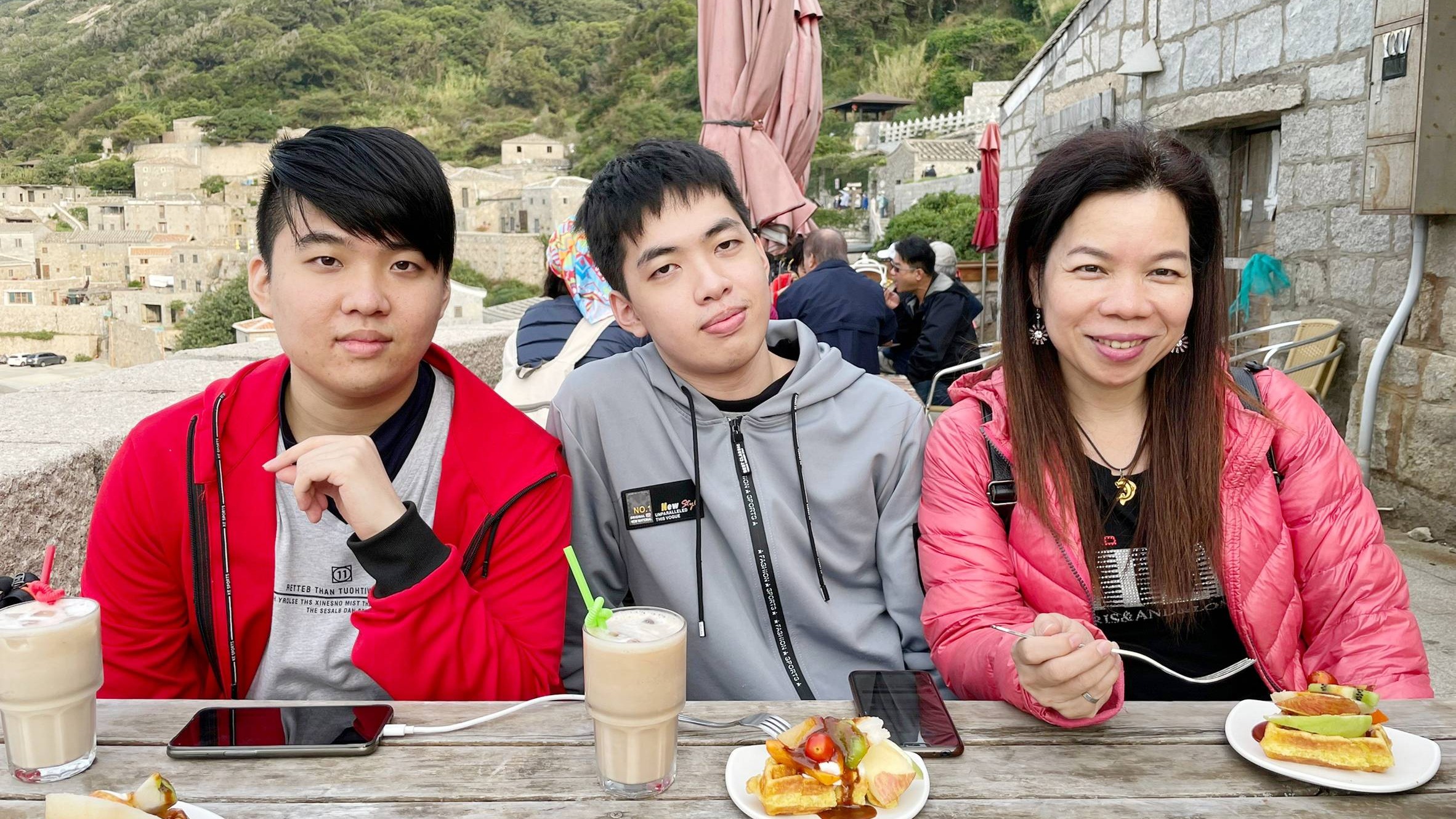 悠閒自在媽祖快樂行，媲美地中海風情的最美石頭屋聚落浪漫芹壁村