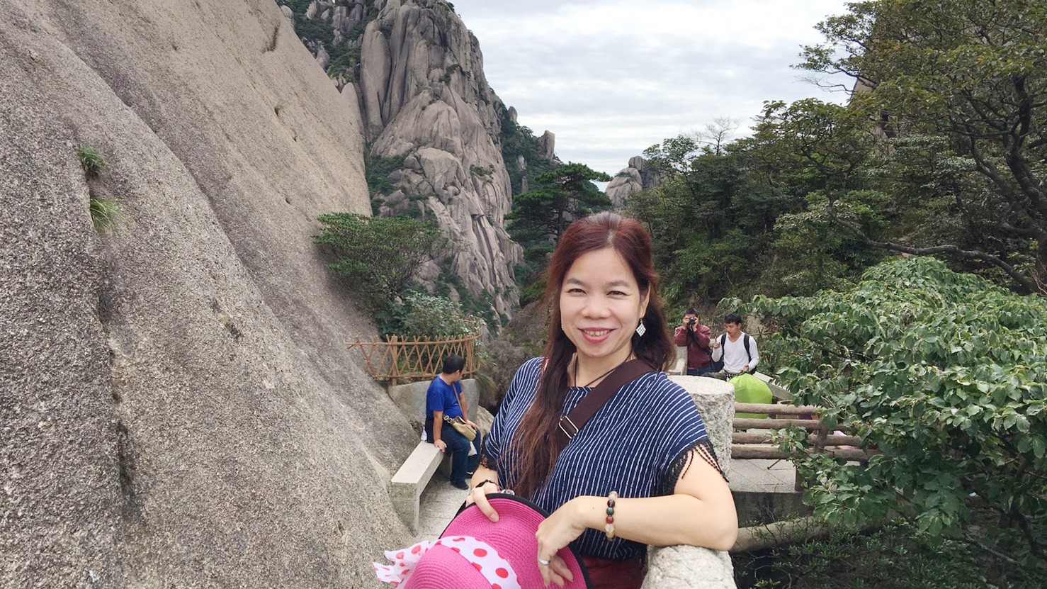 黃山秦王宮精緻旅遊練腳力練體力眼界大開，美的像走在山水畫裡好夢幻。