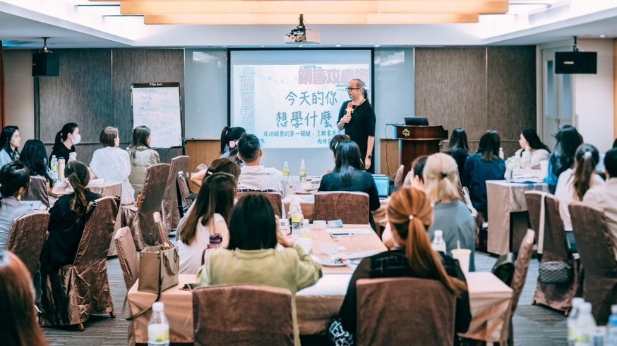 澄霏專業保養品 特邀生命工程師Jason Zeck Lee推出名為「美業專題式學習：銷售攻心術」課程，協助美職人突破銷售瓶頸，提升個人專業能力與及說故事的能力。