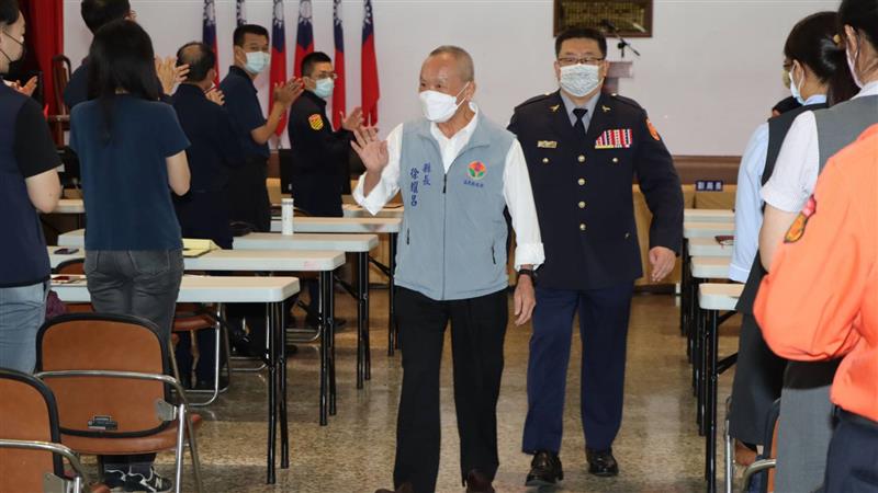 苗栗縣警察局表揚破案有功人員 縣長徐耀昌為晉陞警官授階