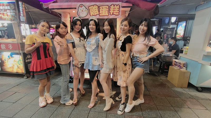 網紅創業爆蛋糕，一年展七間店，分店開幕網紅網美出席力挺