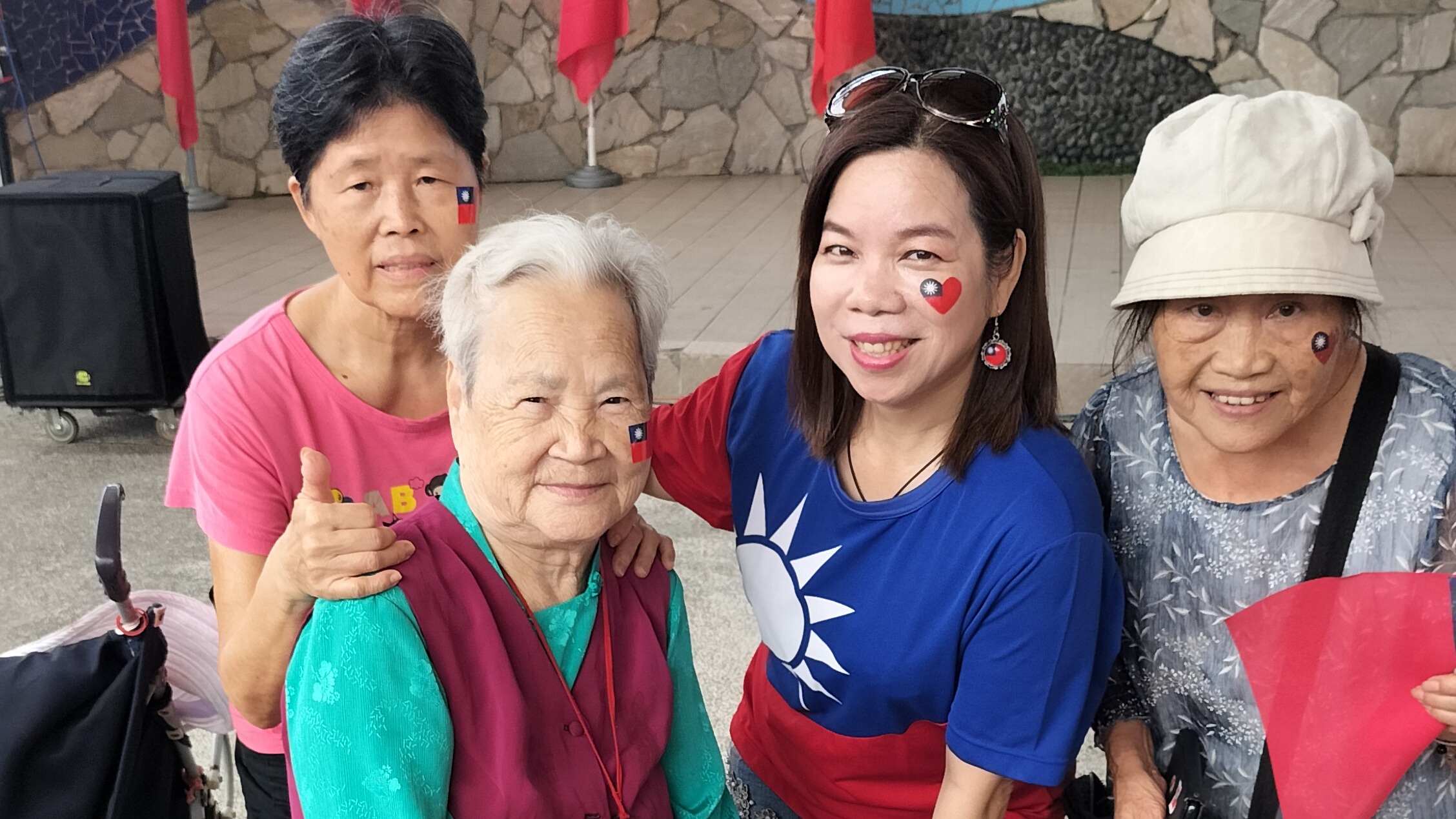 112龜山【 陸光新城】‌雙十國慶日~大人小孩齊聚一堂為愛高歌，中華民國生日大快樂