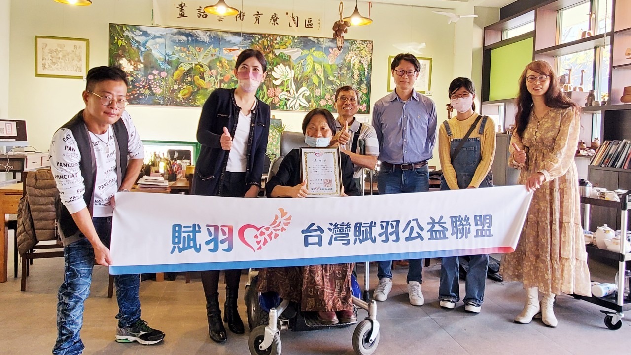 以藝術表達生命的色彩，台灣賦羽公益聯盟舉辦「看見不小的心－畫話協會」公益活動