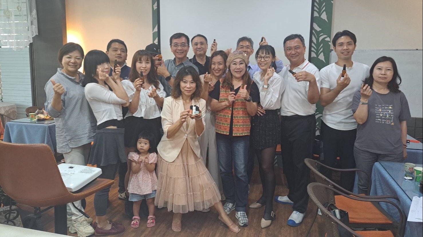 嘉義沂風咖啡簡餐精彩舉辦NEAG老闆人脈會《開運陽宅風水能量講座》！