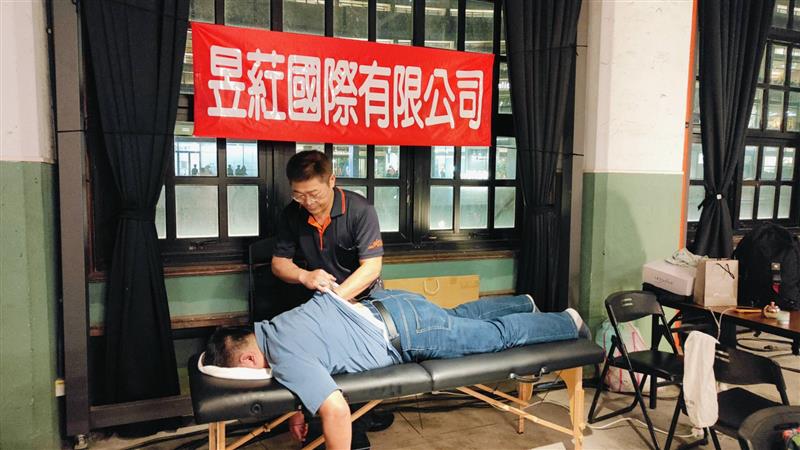 板橋整復師郭宗霖：專注於傳統推拿與生物電能治療及整復療法，創新引入AI指頭檢測技術/昱葒國際美容機構