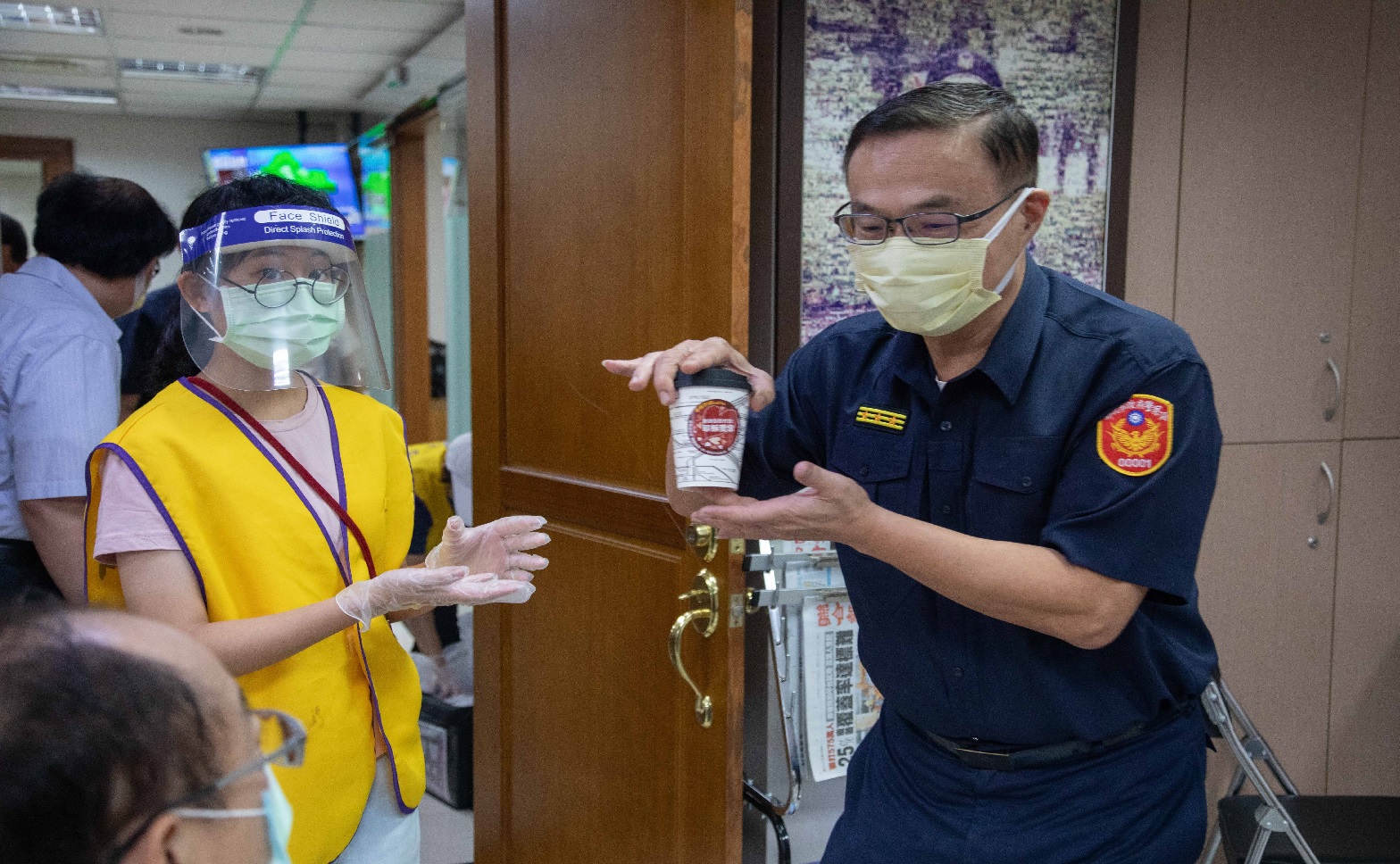 新北眾教會咖啡送暖敬警行動 新北警民防疫一條心