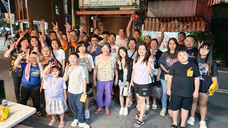 白沙屯媽祖進香路上傳遞溫暖 台北地王會與天行者社團發放愛心物資