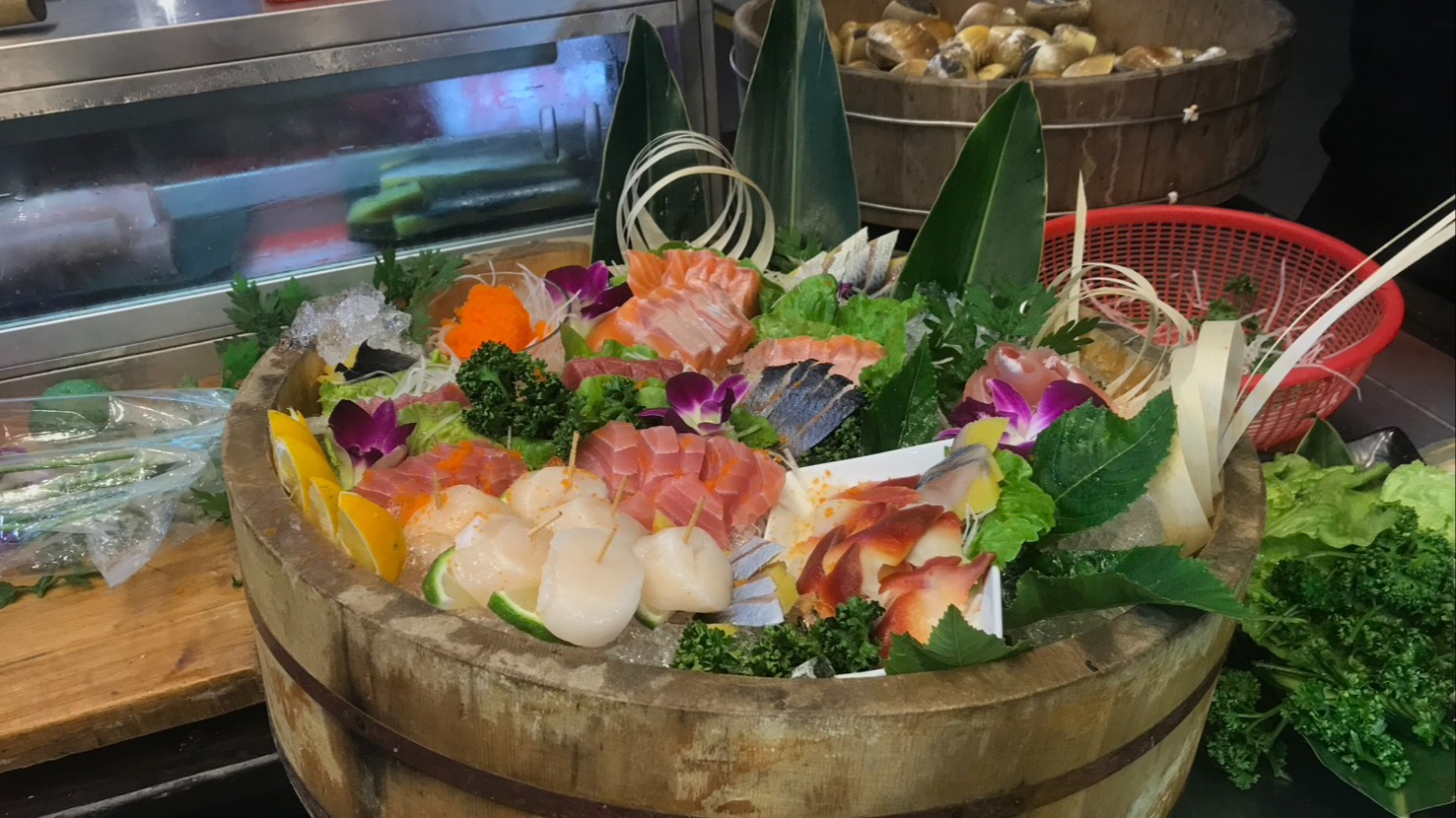 【六少爺全新「綜合生魚片」登場！一次三種享受，鮮度滿分】