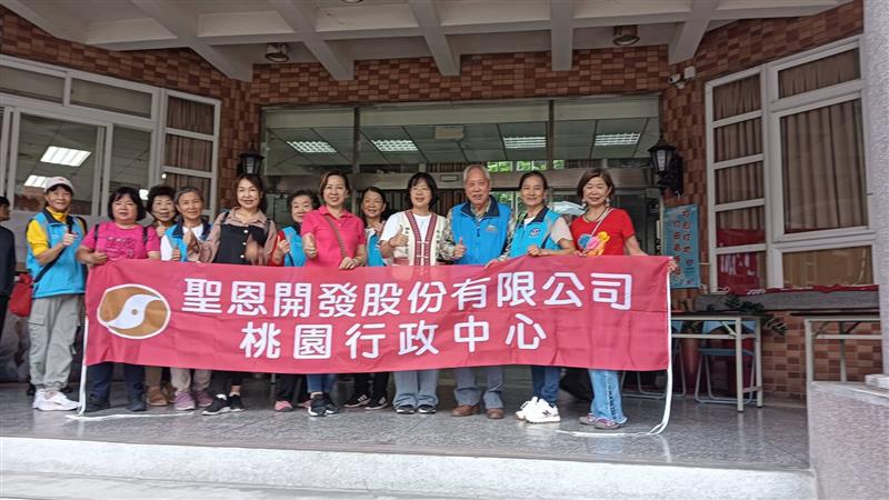 拍新聞自傳媒慈善會創辦人:陳嘉明先生   發起南庄深秋捐助白米，民生物資，外套，寒冬衣褲，助弱勢120戶