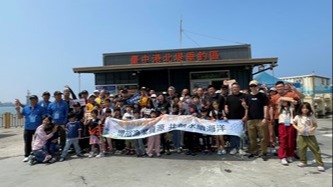 中市台中港北堤打造最生動海洋教育場域，放流逾7萬尾魚苗、推廣友善垂釣。