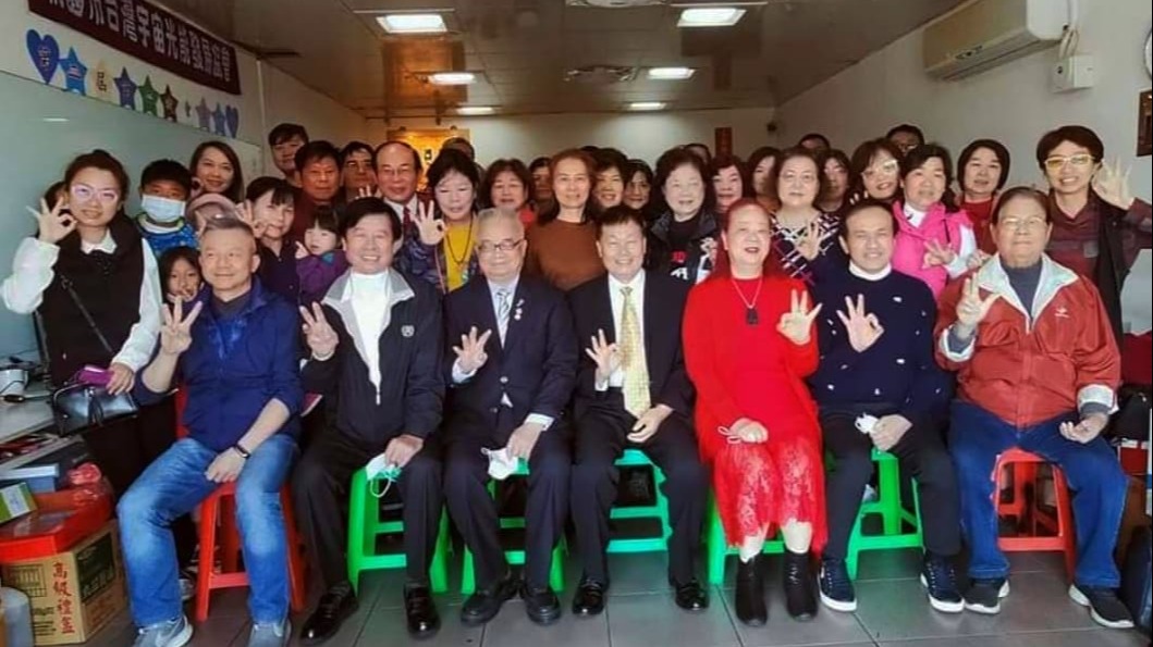王武俊會長將宇宙光能詮釋出一套宇宙光道論學  無所不有、無所不能、無所不在、無所不玄的感官新世界