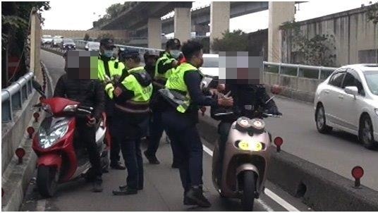 衝撞路檢貪一時快 警方積極蒐證偵辦 男遭起訴判刑後悔莫及