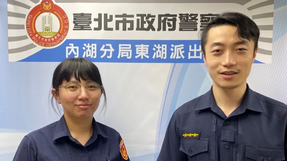 深夜老嫗迷途 警帶回安置 家人喜找回