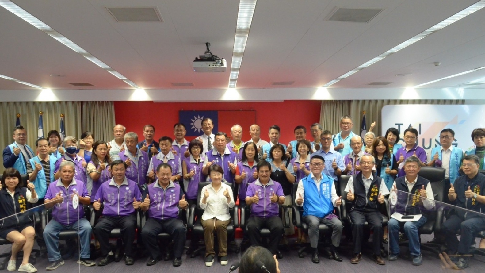台中市卓越青工總會與大台中青工總會拜訪盧秀燕市長 見證市政建設大步走