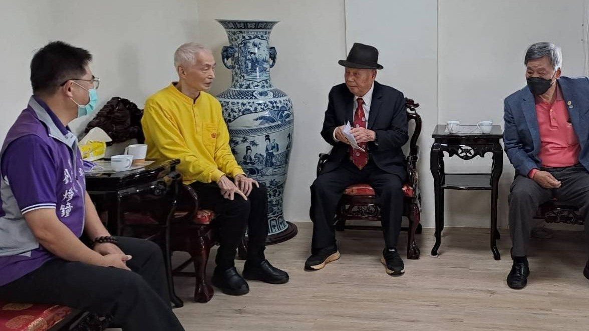 台中市卓越青工總會拜訪陳朝萬理事長  攜手推動社會公益