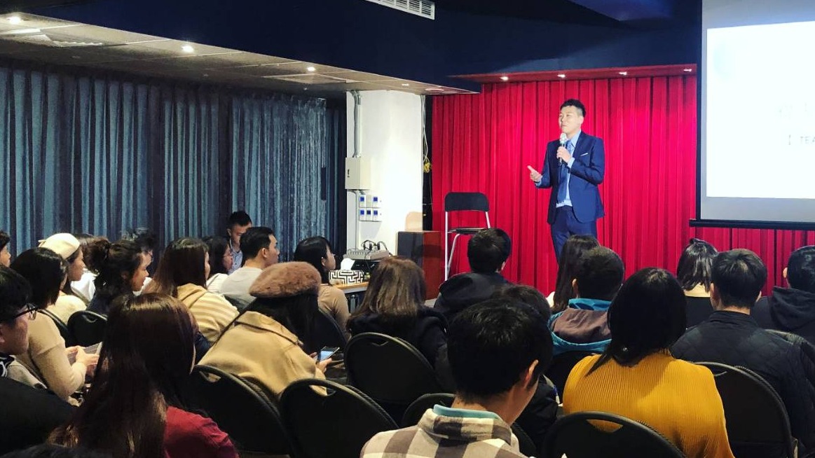 2023如何不花廣告費做行銷？ 賴懂:LINE鐵粉行銷術，帶你打造私域流量池。LINE行銷鈔能力